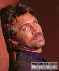   / Eric Roberts